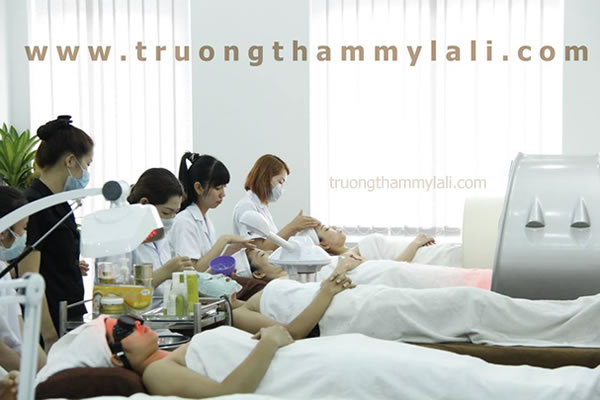 Lớp Học Nghề Chăm Sóc Da Spa Massage Thẩm Mỹ Chuyên Nghiệp