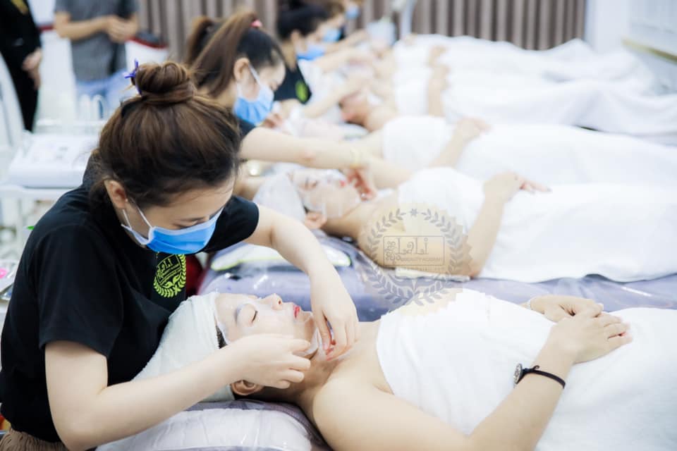 lop hoc nghe cham soc da spa massage tham my chuyen nghiep