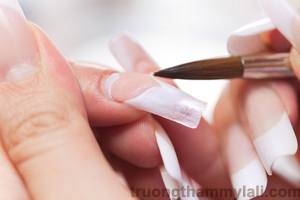 khoa hoc nghe lam mong nail ve mong nail nghe thuat