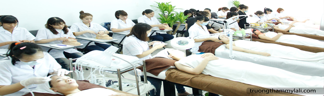 Trường Đào Tạo Dạy Học Nghề Làm Móng Vẽ Móng Nail Nghệ Thuật Chuyên Nghiệp LaLi